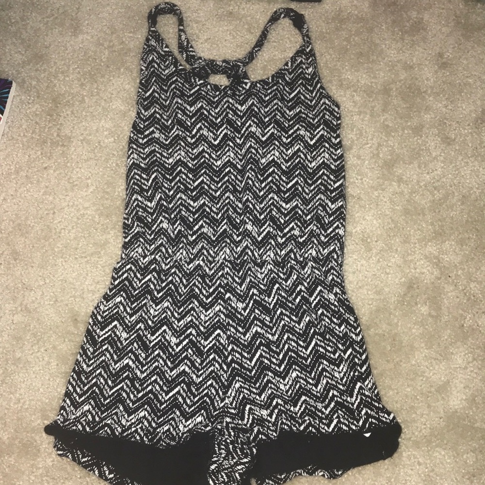 Old Navy romper with a size of a 8